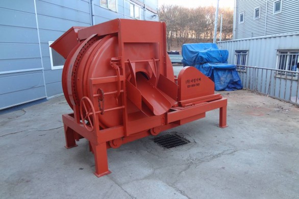 Concrete mixer (DM-1)